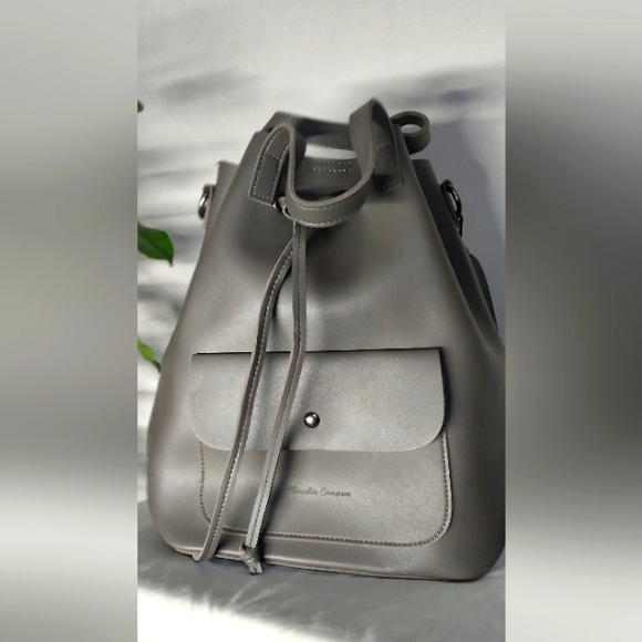 Backpack - Picture 1 of 8